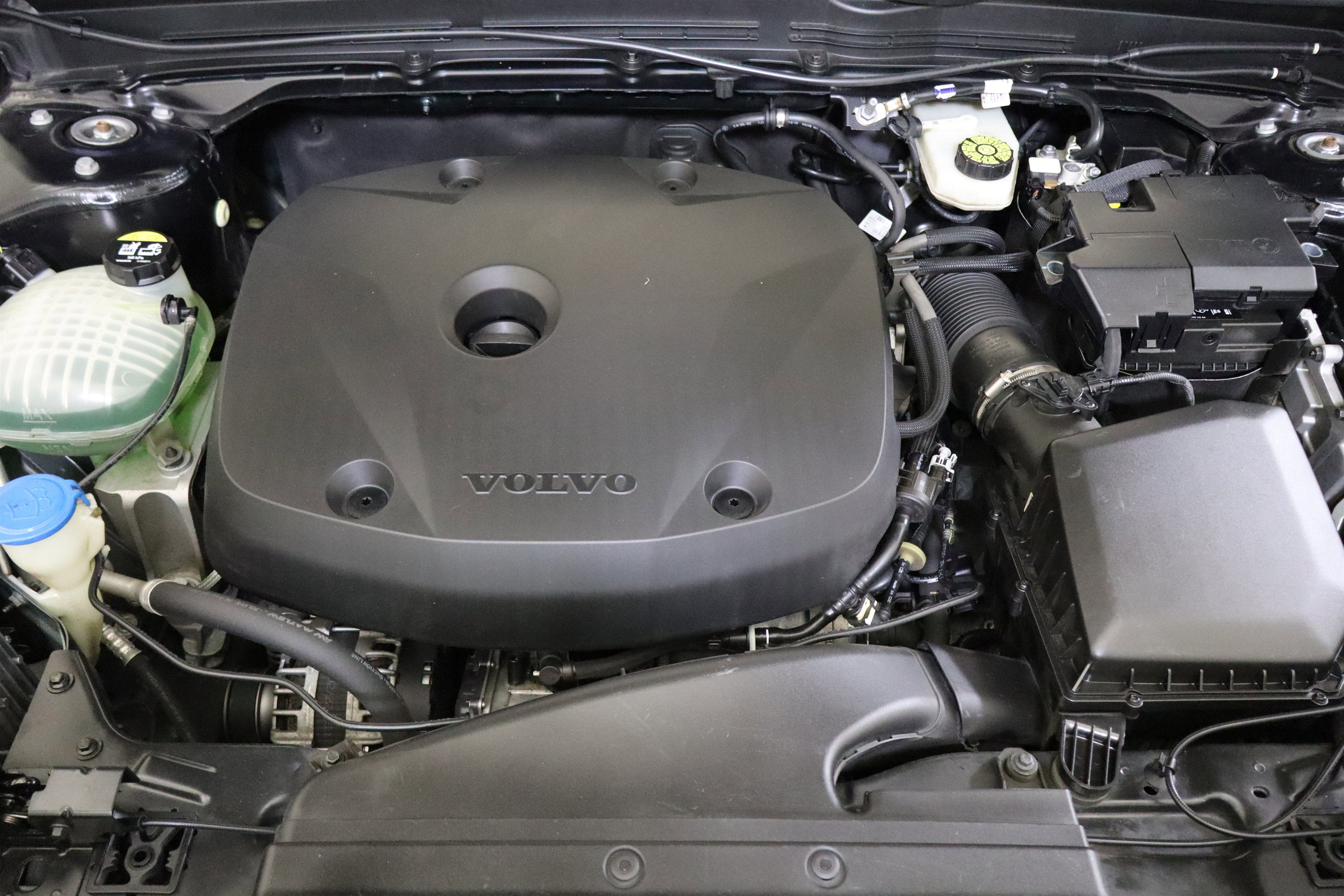 2022 Volvo XC40 Momentum