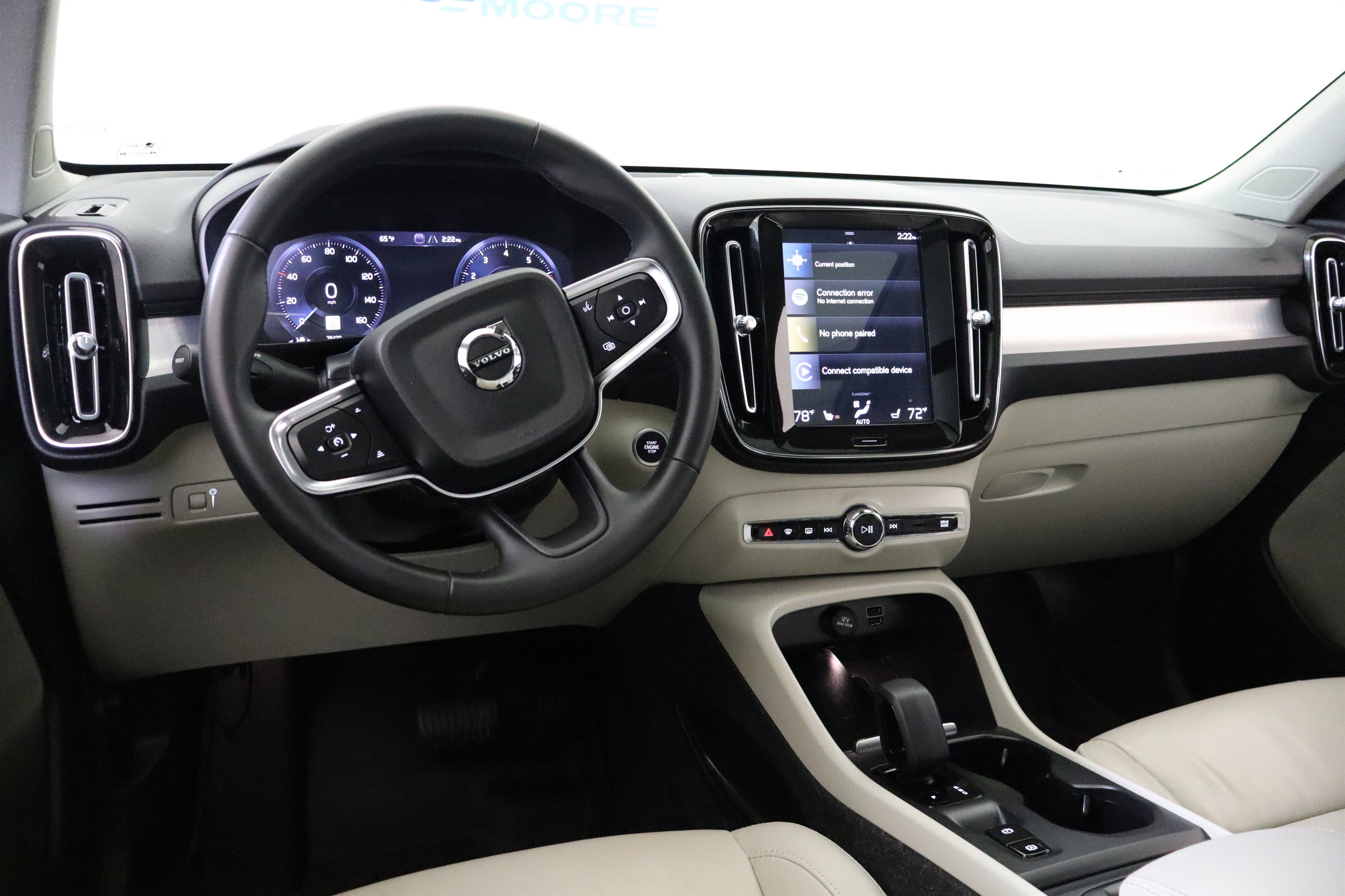 2022 Volvo XC40 Momentum