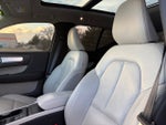 2022 Volvo XC40 Momentum