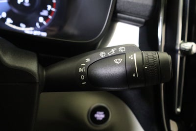 2022 Volvo XC40 Momentum