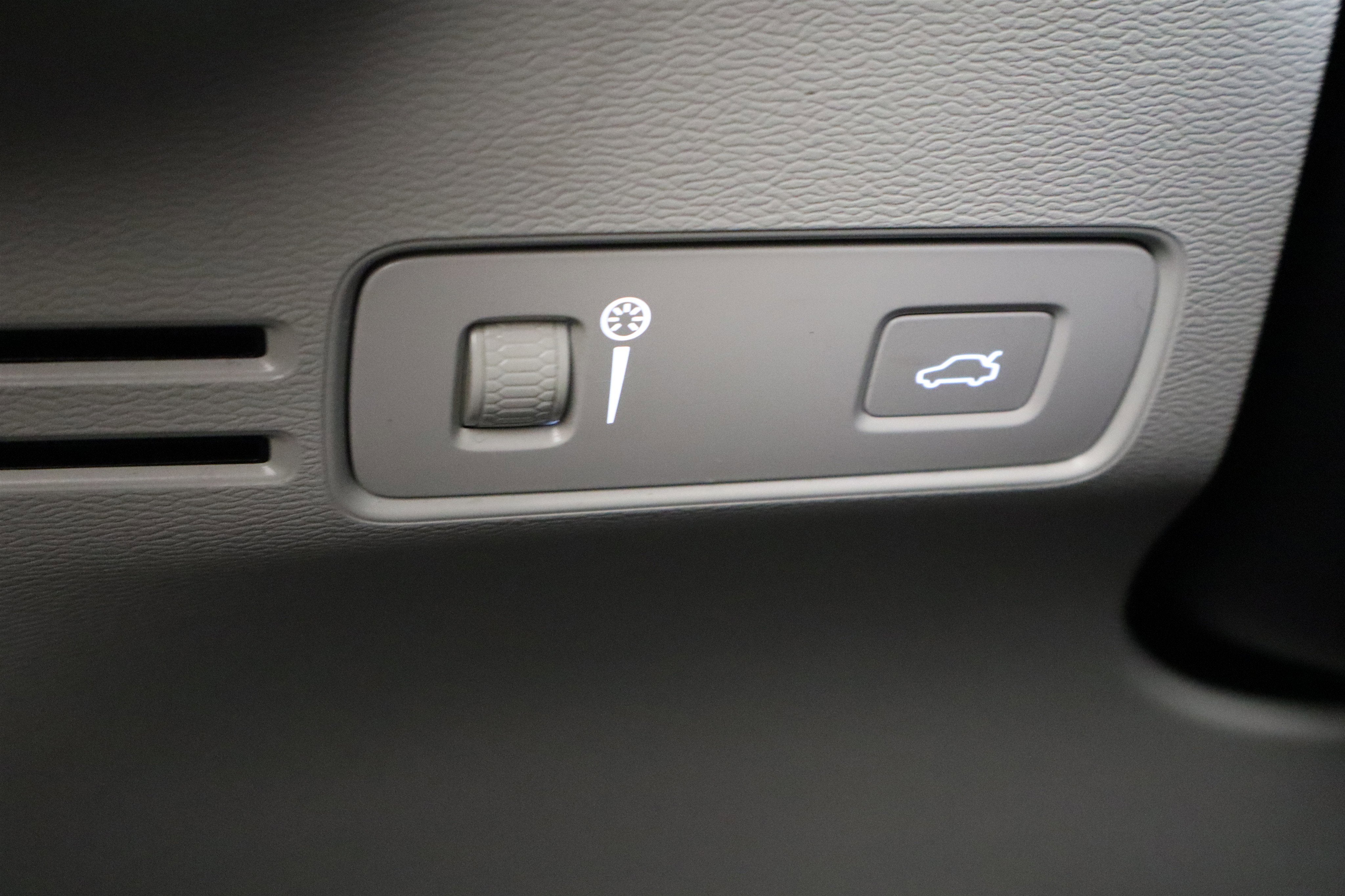 2022 Volvo XC40 Momentum